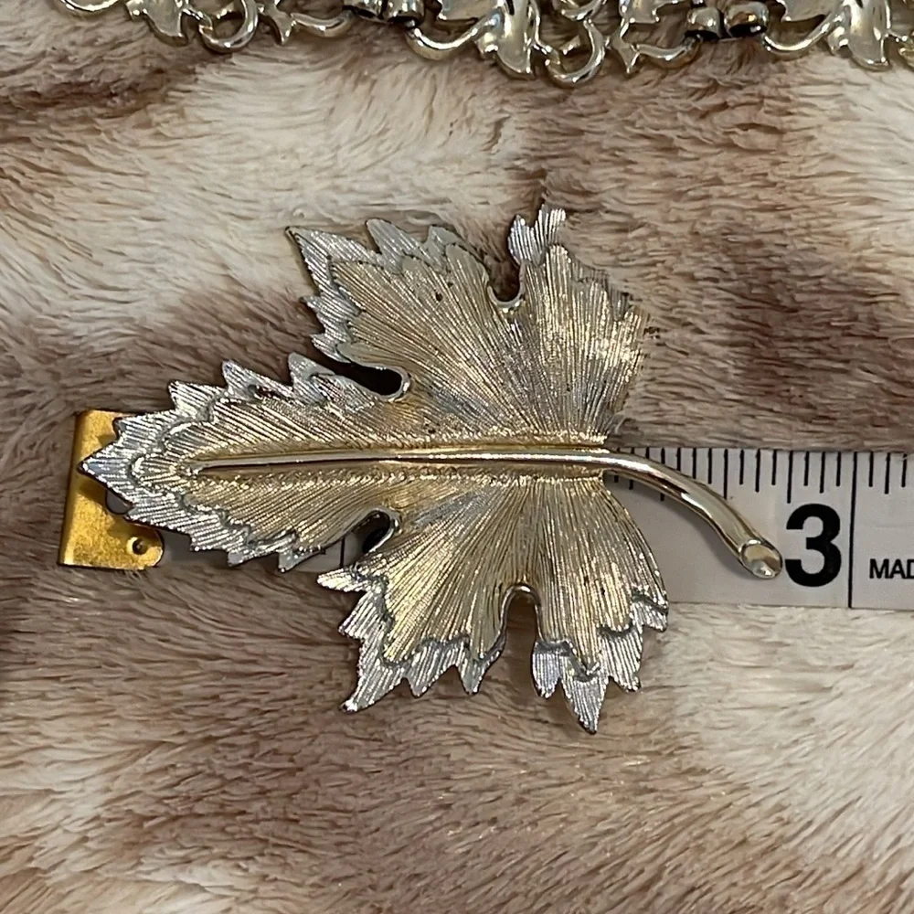 Sarah Coventry leaf necklace and brooch Set